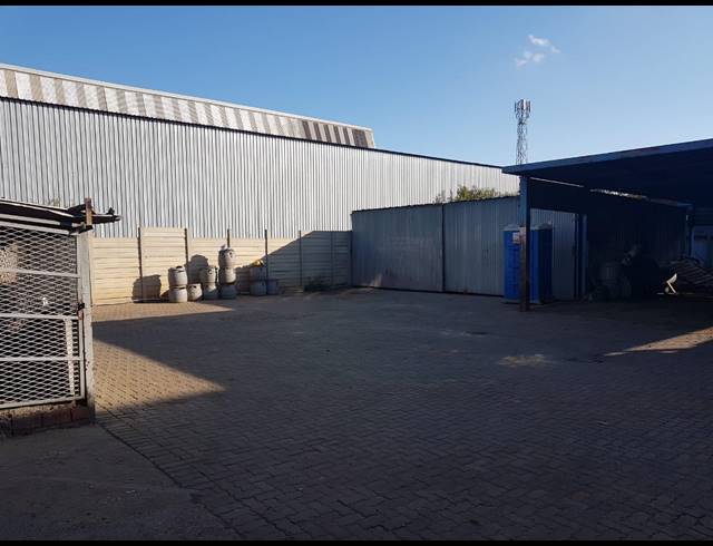 848M² WAREHOUSE TO LET IN ANDERBOLT